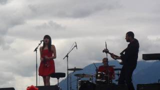 Carly Rae Jepsen singing Hotel Shampoos on Canada Day 2010-part 9/9
