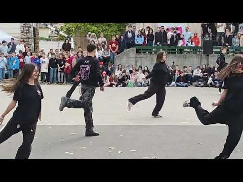 11 A Dinasztia tánc