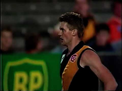 1st Half: 1990 Foster's Cup - Richmond v Footscray