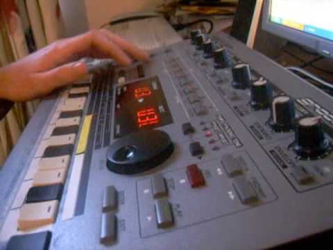 Roland MC-303 Demo