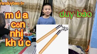 Duy bảo múa côn nhị khúc