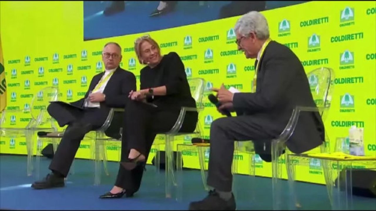 D'Alema a Forum Coldiretti: C'è un buco nero nella democrazia, restituire il primato alla politica