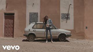 Besar A La Serpiente Lyrics English Translation