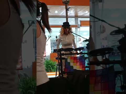 noche en la calle techada capilla del monte