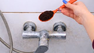 Ein Pulver, das deine Dusche jünger macht als du