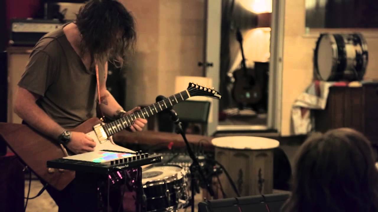 Twin Limb - Aine - Live from La La Land