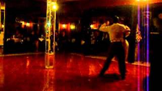 JOHN ZABALA Y PAMELA RAMOS BAILANDO EL TANGO (ya vendran tiempos mejores) CANARO