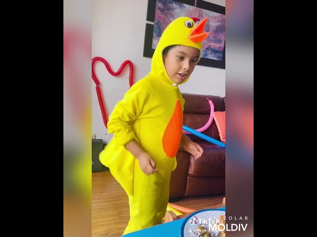 Vídeo relacionado con Barrageon Niño Zapatillas Zapatos Adulto de Animal Garras Traje Disfraz Pata para Felpa Suave Algodón Slippers Otono Invierno Espesar Calido Rosa EU 23-33