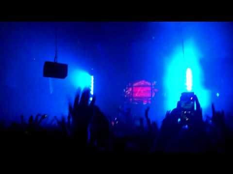 Axwell Webster Hall 11 20 10 Chili Peppers Otherside