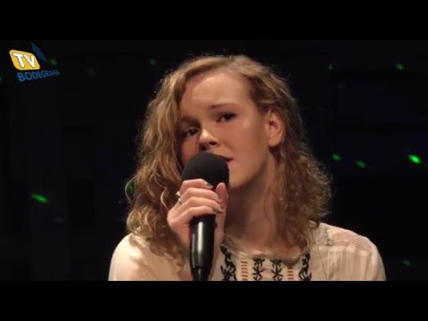 Butterfly fly away - Willemijn May