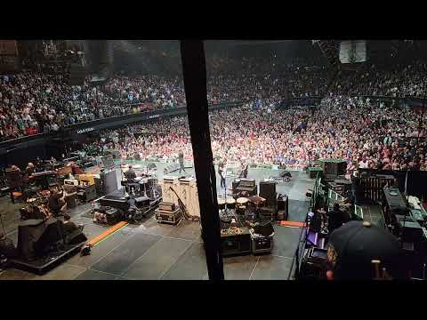 Pearl Jam yellow Ledbetter 💛 L A Forum 05/06/22