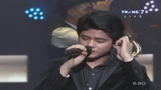 Download lagu Aliando 'kau terindah' Selebrita Award mp3