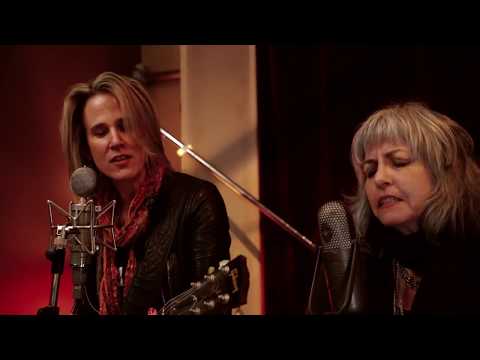 download lagu mp3 mp4 The Lynnes, download lagu The Lynnes gratis, unduh video klip The Lynnes