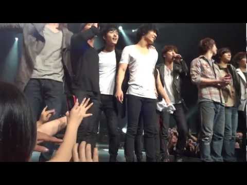 [FANCAM] 120309 - FT Island Performing Like Birds & Ending (Hongki Takes Pentastick)