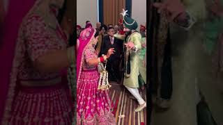 Download lagu Punjabi couple wedding bhangra with dhol mp3 Download lagu Punjabi couple wedding bhangra with dhol mp3
