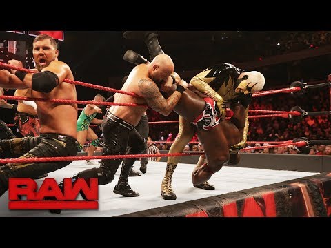 15-Man Battle Royal - Winner Faces The Miz for the Intercontinental Title: Raw, Aug. 28, 2017