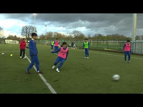 Japanische Delegation bei der Nachwuchsabteilung der AS Eupen
