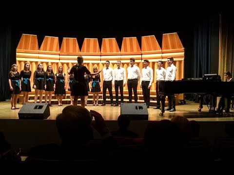 Roža na vrtu zelenem cvete (ljudska) - Skupina Sled