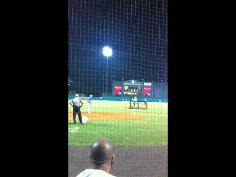 Johnny McGraw hits in Major HR Derby.MOV