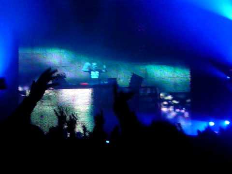 Armin playing System F vs.CG - The Blue Theme (Ferry Corsten Fix)@Bucharest 15.10.2011
