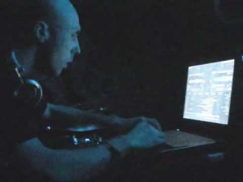 Scapo plays his UNSTOPPABLE ReMiX @ Norman club 14-1-2012