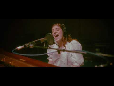 Birdy - Deepest Lonely (Official Live Performance Video)