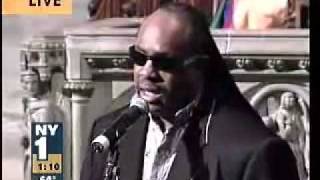 STEVIE WONDER @ LUTHER VANDROSS FUNERAL