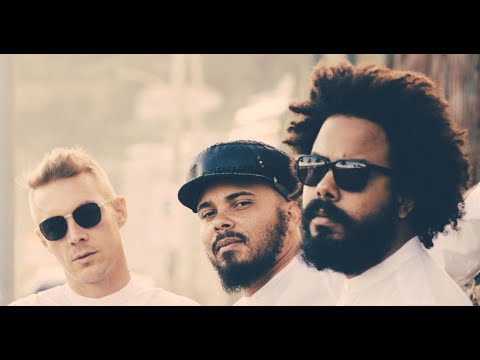 Major Lazer ft Busy Signal and Popcaan - Jump To The Beat (Music Video)