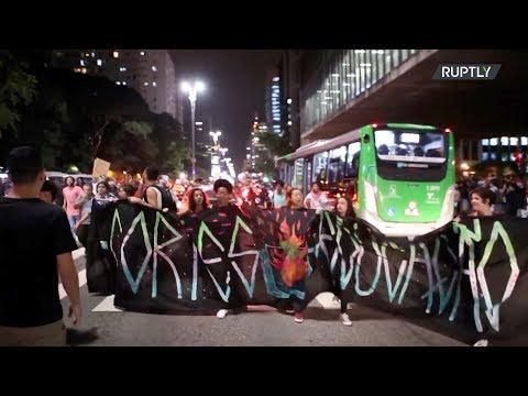 مظاهرات فى ساو باولو البرازيلية احتجاجا على خفض ميزانية التعليم