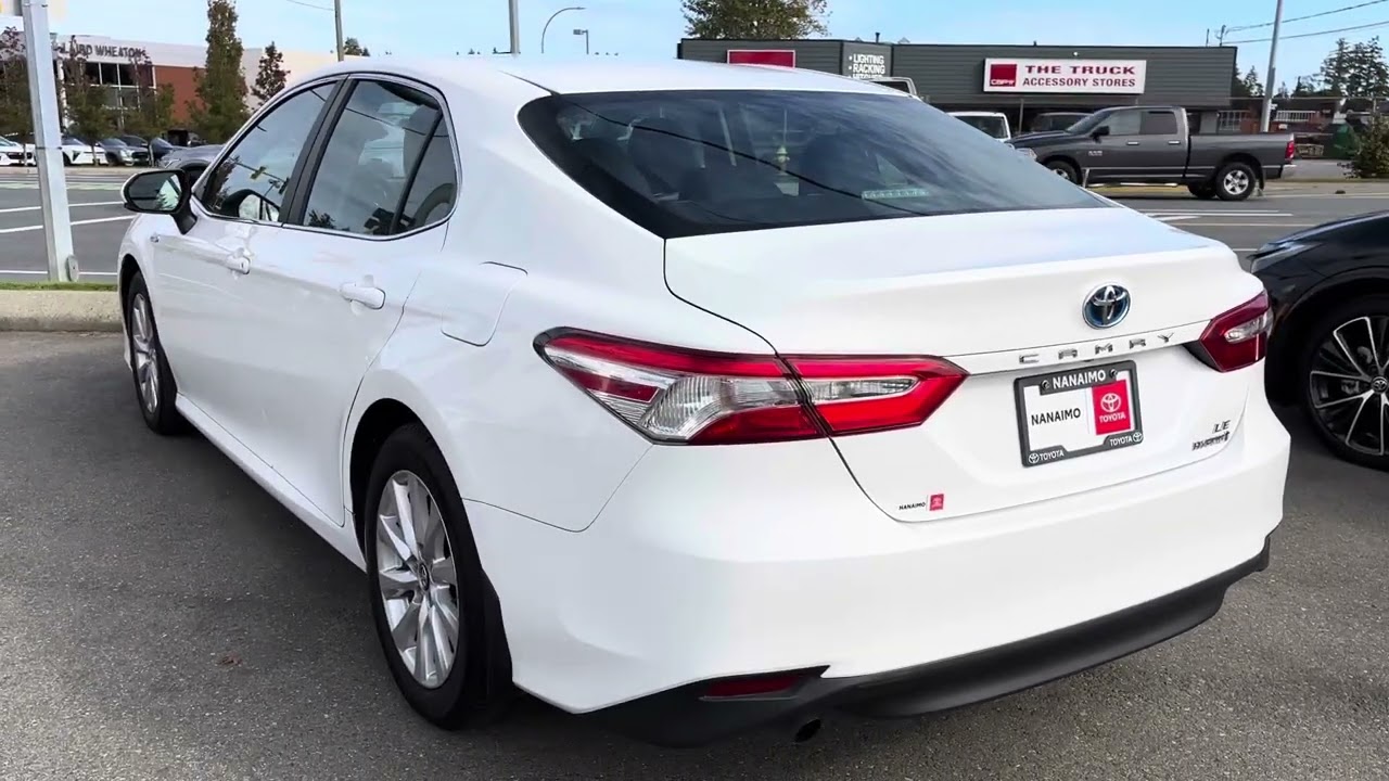 2018 Toyota Camry LE Hybrid Review