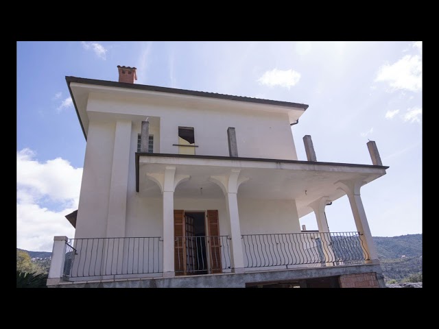 VALLEBONA - Ampia villa da terminare