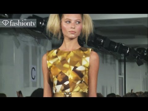 Oscar de la Renta Fall/Winter 2012/13 Show at New York Fashion Week NYFW | FashionTV