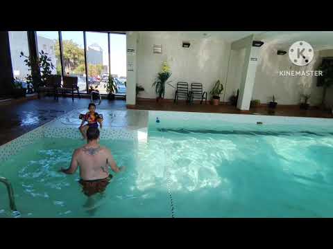 Affordable hotel | Econo Lodge Hotel Niagara falls | Filipino-Canadian family