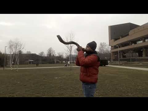 Suonando lo Shofar prima di Andare a Predicare il Vangelo!