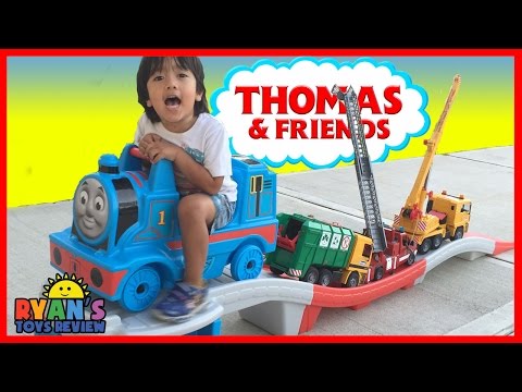 Ryan plays Step2 THOMAS THE TANK ENGINE UP & DOWN Roller Coaster Video
