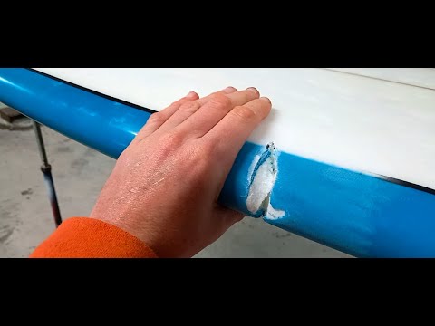 HOW A PROFESSIONAL REALLY FIXES YOUR SURFBOARD