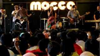 Mocca - Imaginary Girlfriend *NEW SONG* (Secret Gigs Mocca 2012) at Maja House