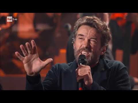 "Non mi sento italiano", il racconto del nostro paese - 20 anni che siamo italiani 06/12/2019