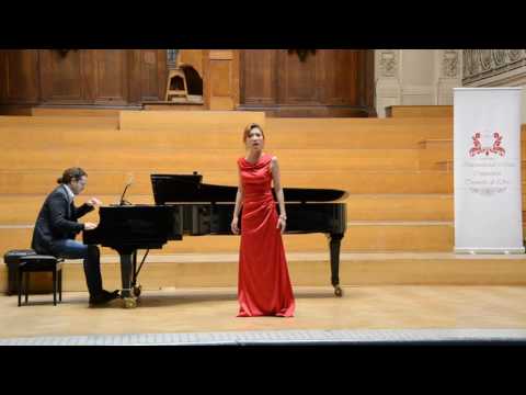 Hanna Jung (Triomphe de l'Art Music Competition) :  G.Verdi - La Traviata "E strano, e strano...".