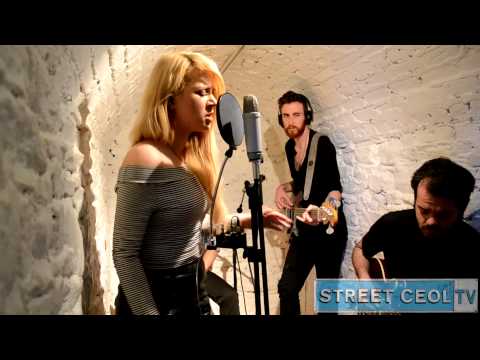 Street Ceol TV  - Yellowbridge - Let It Go