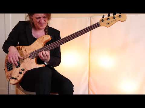 Maruszczyk Elwood 4P-24 Live Demo - BassFreaks.net