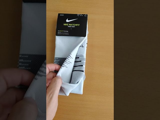 Vídeo relacionado con Calcetines para aficionados al fútbol, gran regalo para los fanáticos del fútbol, "Shhh! The Match Is On", Blanco/azul real, Talla única
