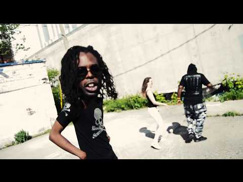 Paper Chaser Jullius Ice