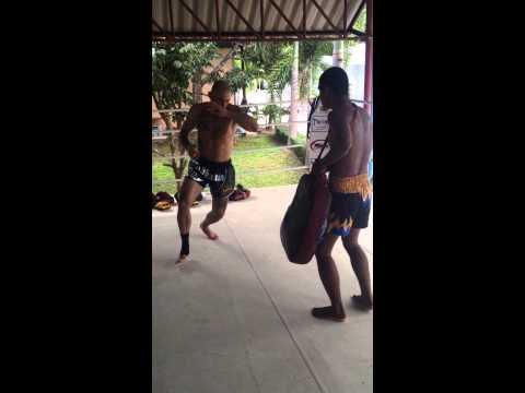 MMA Studio UK - Ozzy Haluk training at Phuket Dragon Muay Thai* Low KIck*