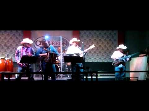 REMMY VALENZUELA SE VA MURIENDO MI ALMA ( COVER CIMARRON NORTEÑO )