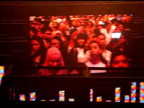 130309 Music Bank Jakarta - MC Cut 7 (Kyuhyun, Nadia Mulya, Taecyeon)