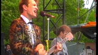 Chris Isaak - Blue Hotel [LIVE Pinkpop 1987]