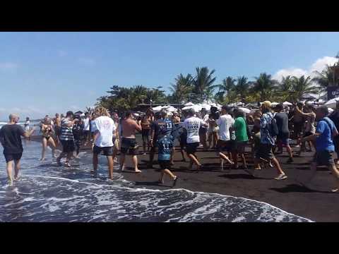 When Kelly Slater Walks Nearby :P