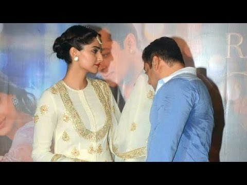 download lagu mp3 mp4 Sonam Kapoor Sweaty, download lagu Sonam Kapoor Sweaty gratis, unduh video klip Sonam Kapoor Sweaty