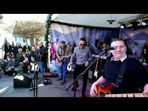 GLAZBENI SASTAV KAVALIRI-------Ono nešto naše